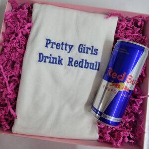 Pretty girls drink red bull napis
