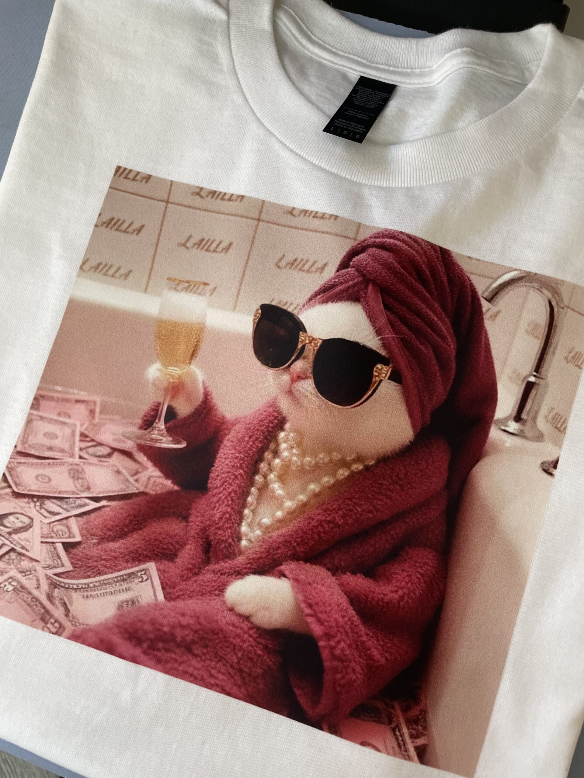 Kot z szampanem - obrazek 2