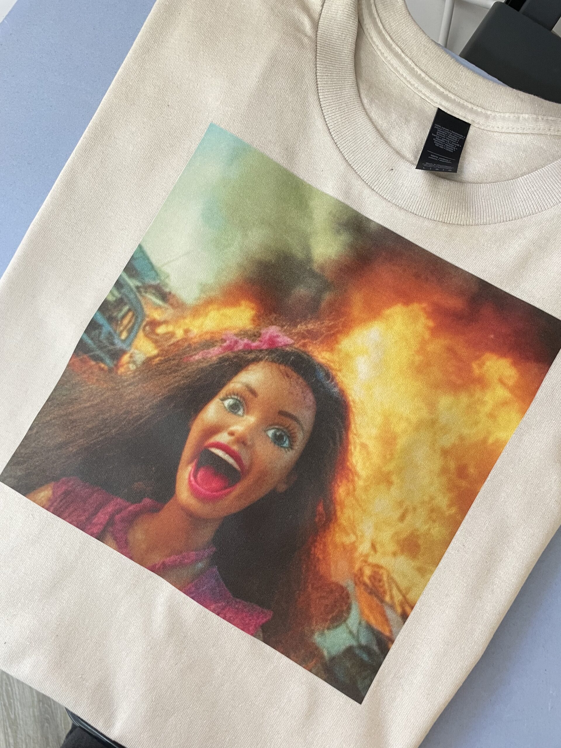 Lalka brunetka z ogniem - obrazek 2