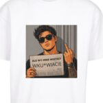 mężczyzna z gazetą - ale wy mnie wszyscy wku*wiacie