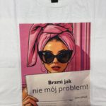 Od ręki - lalka z gazetą Brzmi jak nie mój -   koszulka biała -  rozmiar M