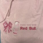 Od ręki - pretty girls drink... - bluza z kapturem baby pink -  rozmiar XL